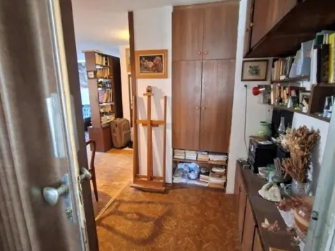 Prodaja, trosoban stan, 77m², Skojevsko Naselje, Beograd - image 9