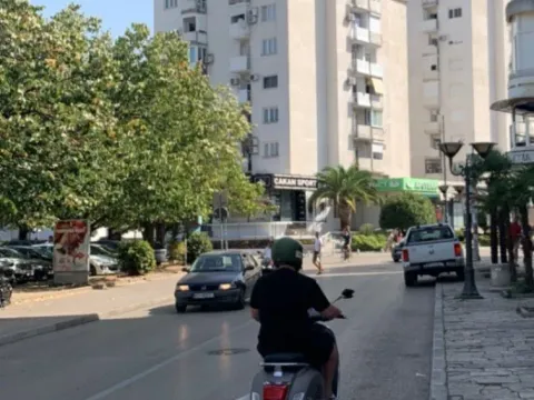 Izdavanje, trosoban stan, 56m², Bar, Crna Gora - image 14