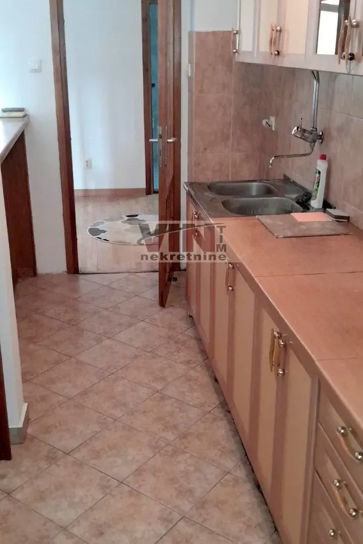 Izdavanje, trosoban stan, 85m², Altina, Beograd
