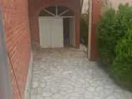 Prodaja, kuća, 320m², Tološi, Podgorica - image 2