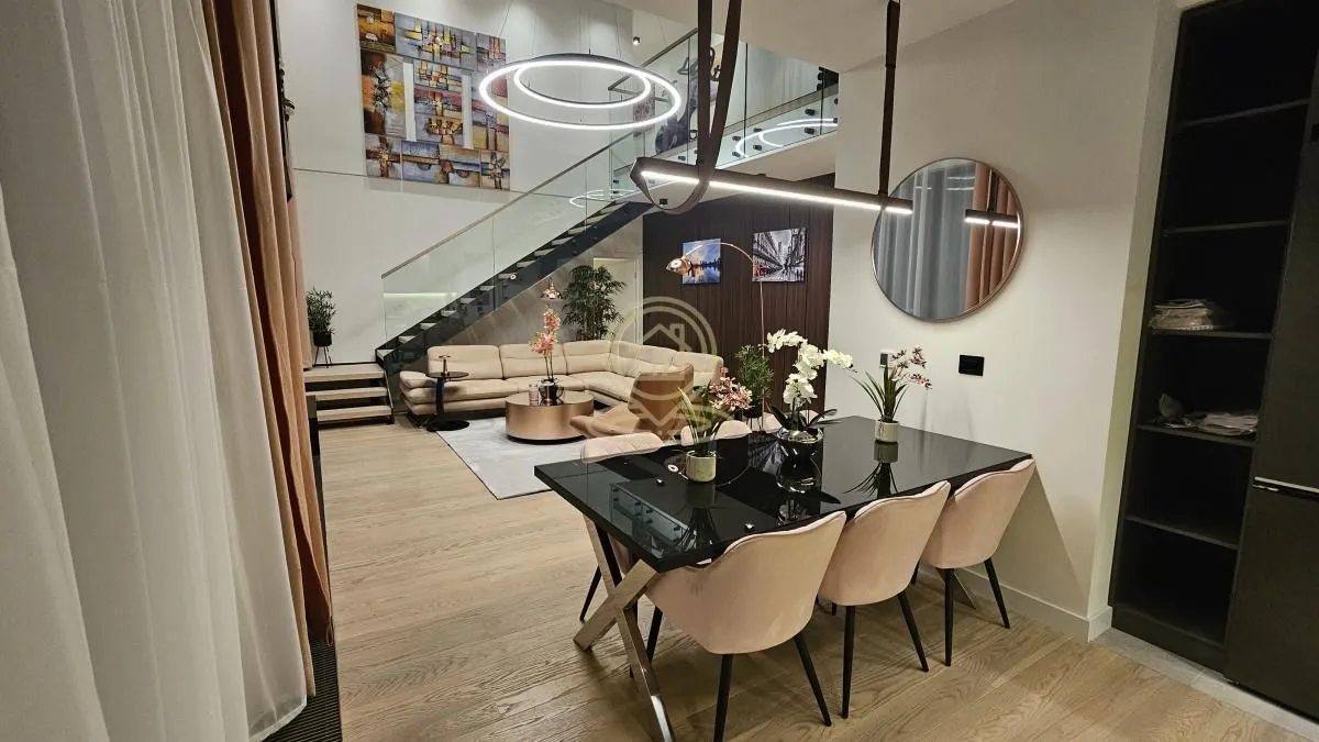 Izdavanje, četvorosoban stan, 161m², Savski Venac, Beograd