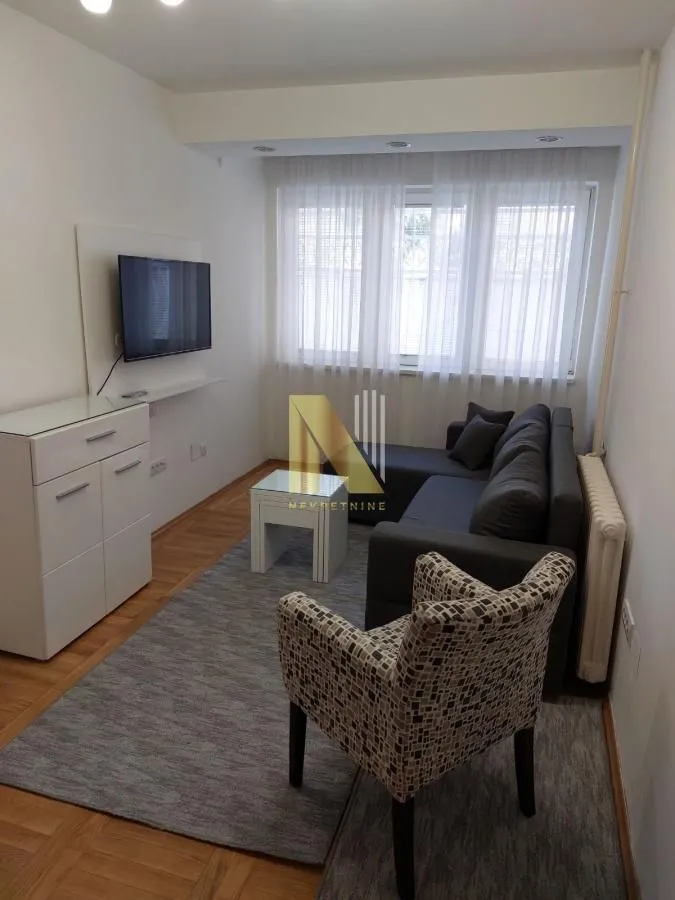 Izdavanje, dvosoban stan, 34m², Socijalno, Novi Sad Sve Podlokacije