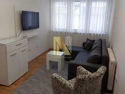 Izdavanje, dvosoban stan, 34m², Socijalno, Novi Sad Sve Podlokacije