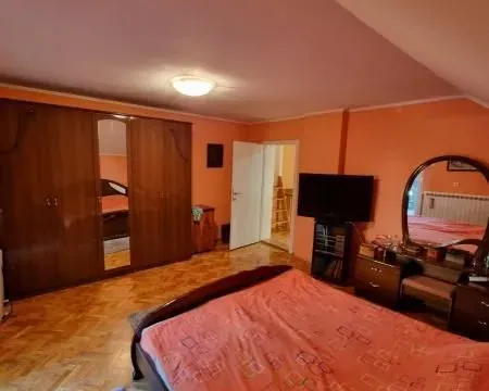 Izdavanje, kuća, 160m², Sremska Kamenica, Petrovaradin - image 22