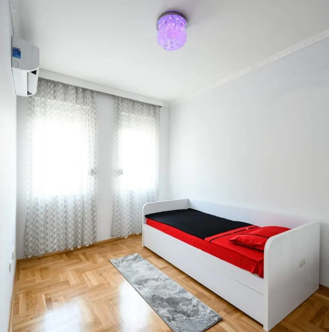 Rent, two bedroom apartment, 65m², Stari Aerodrom, Podgorica