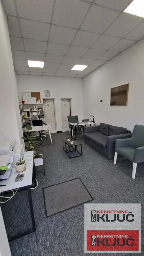 Rent, office space, 25m², Bulevar Evrope, Novi Sad Sve Podlokacije