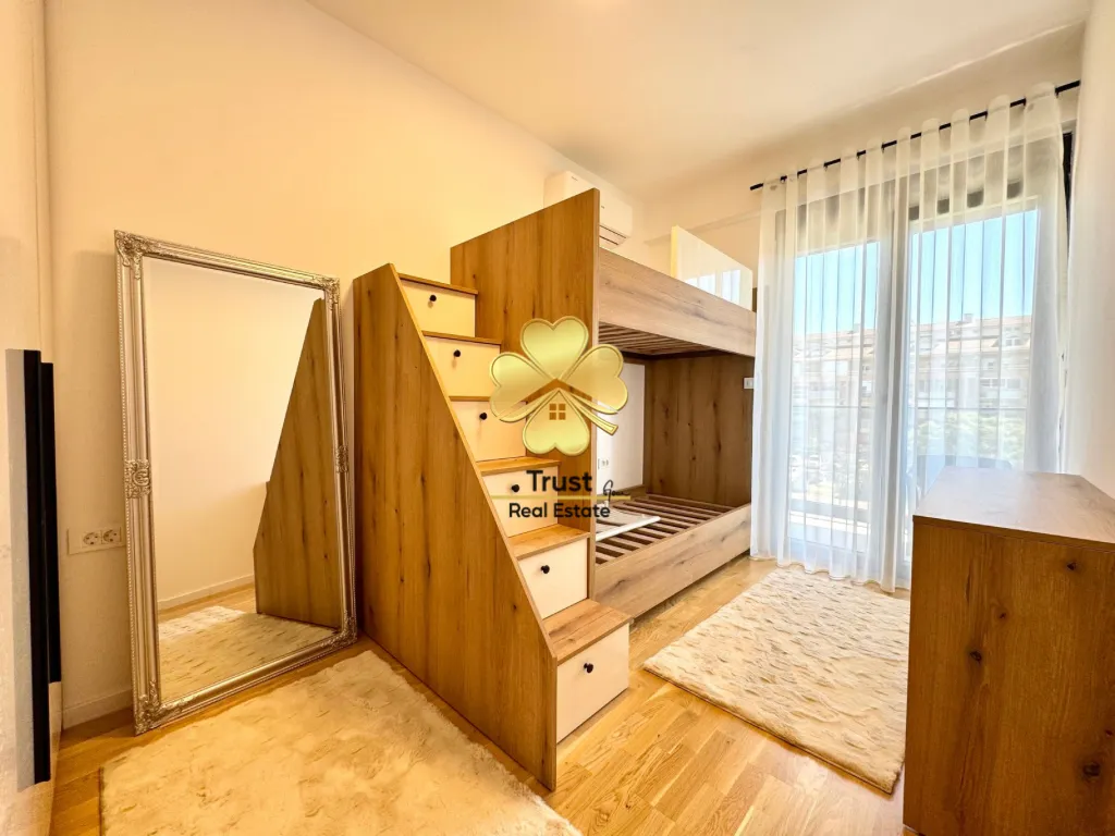 Izdavanje, dvosoban stan, 70m², Stari Aerodrom, Podgorica