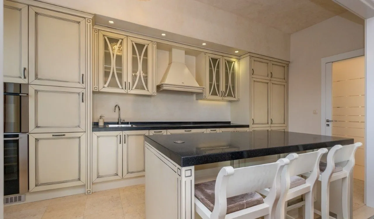 Rent, three bedroom apartment, 275m², Podgorica, Crna Gora