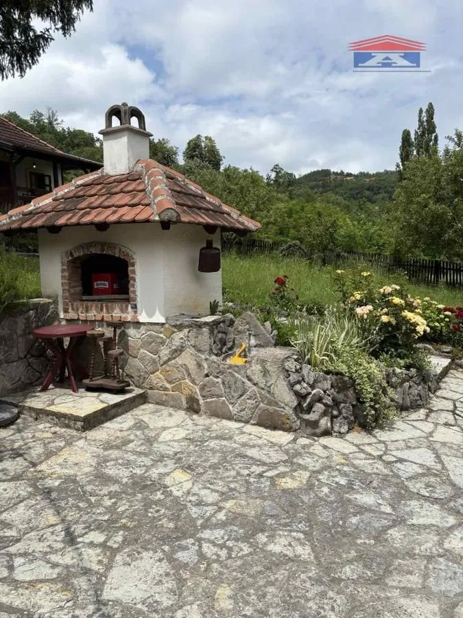 Prodaja, kuća, 146m², Ba, Ljig