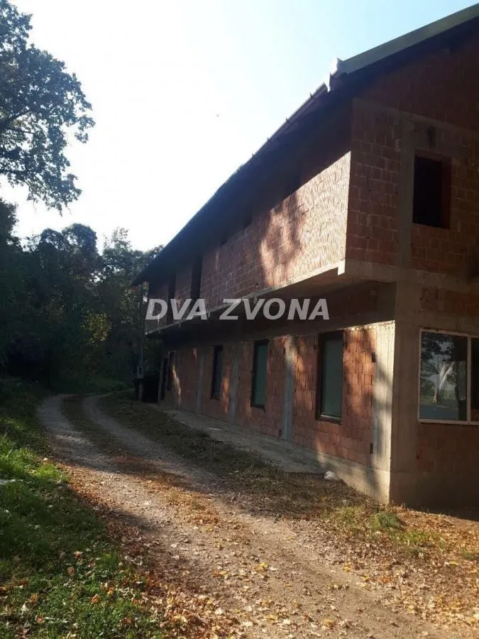 Prodaja, ugostiteljski objekat, 450m², Čortanovci, Inđija