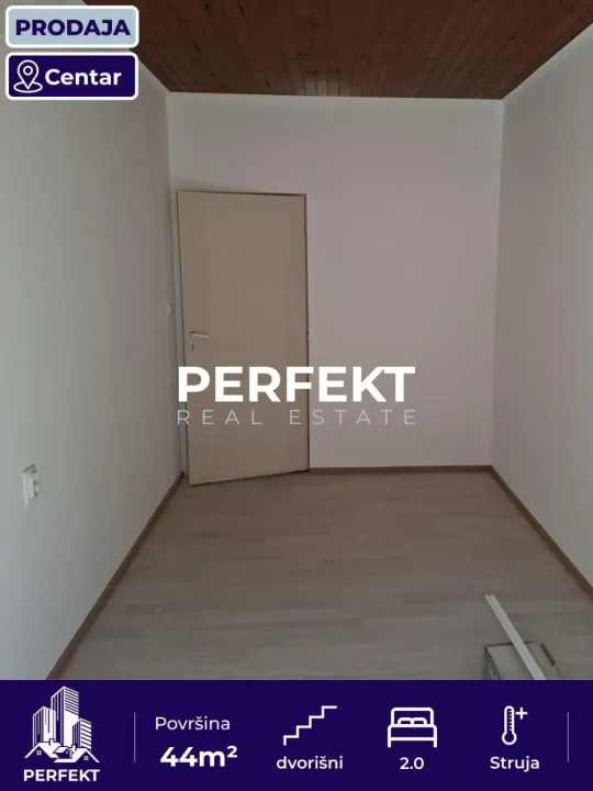 Prodaja, dvosoban stan, 44m², Centar, Pančevo