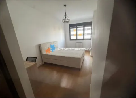Izdavanje, trosoban stan, 76m², Skojevsko Naselje, Beograd - image 14