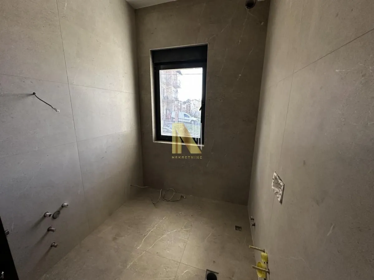 Prodaja, stan, 154m², Sremska Kamenica, Petrovaradin
