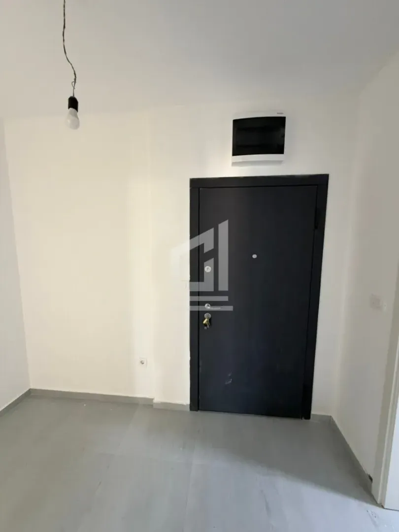 Izdavanje, trosoban stan, 112m², Stari Aerodrom, Podgorica