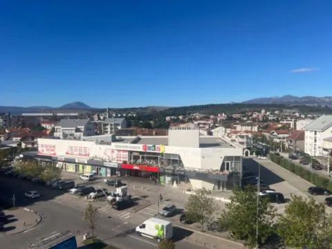 Izdavanje, trosoban stan, 75m², Stari Aerodrom, Podgorica - image 3