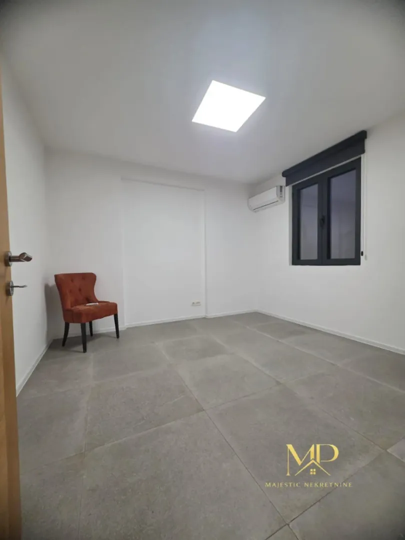 Rent, office space, 120m², Centar, Podgorica