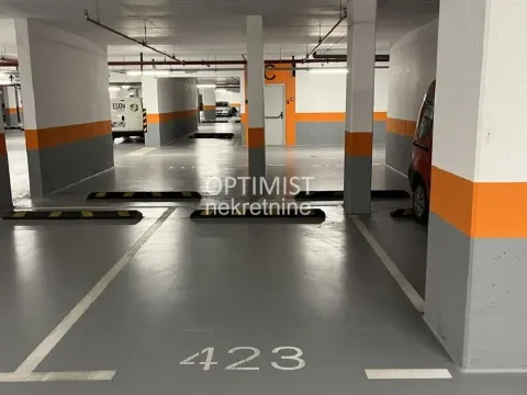 Parking garaža in Tošin bunar