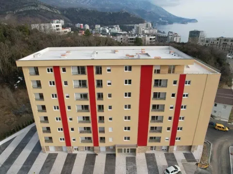 Sale, one bedroom apartment, 43m², Bečići, Budva - image 11