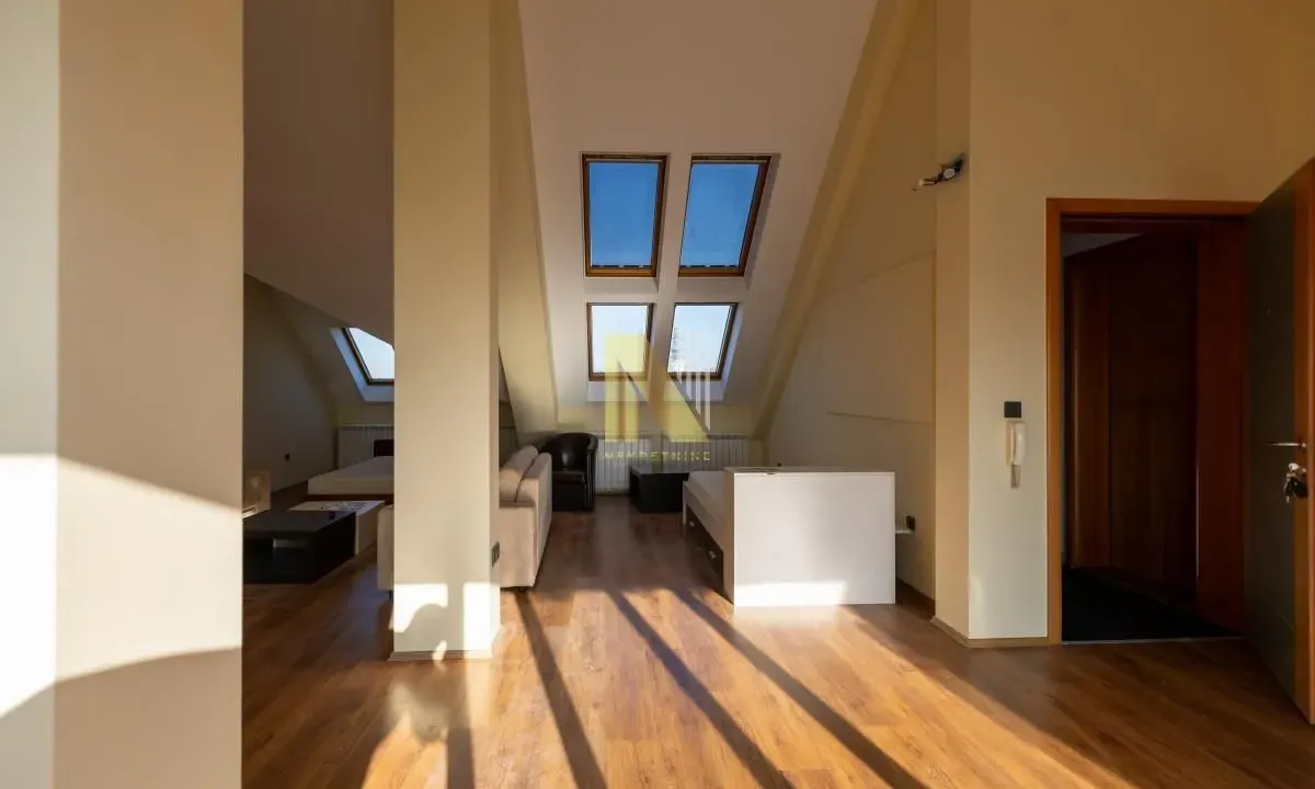 Prodaja, jednosoban stan, 79m², Centar, Novi Sad