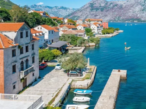 Prodaja, kuća, 608m², Prčanj, Kotor - image 11