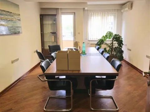 Izdavanje, poslovni prostor, 400m², Savski Venac, Beograd - image 19