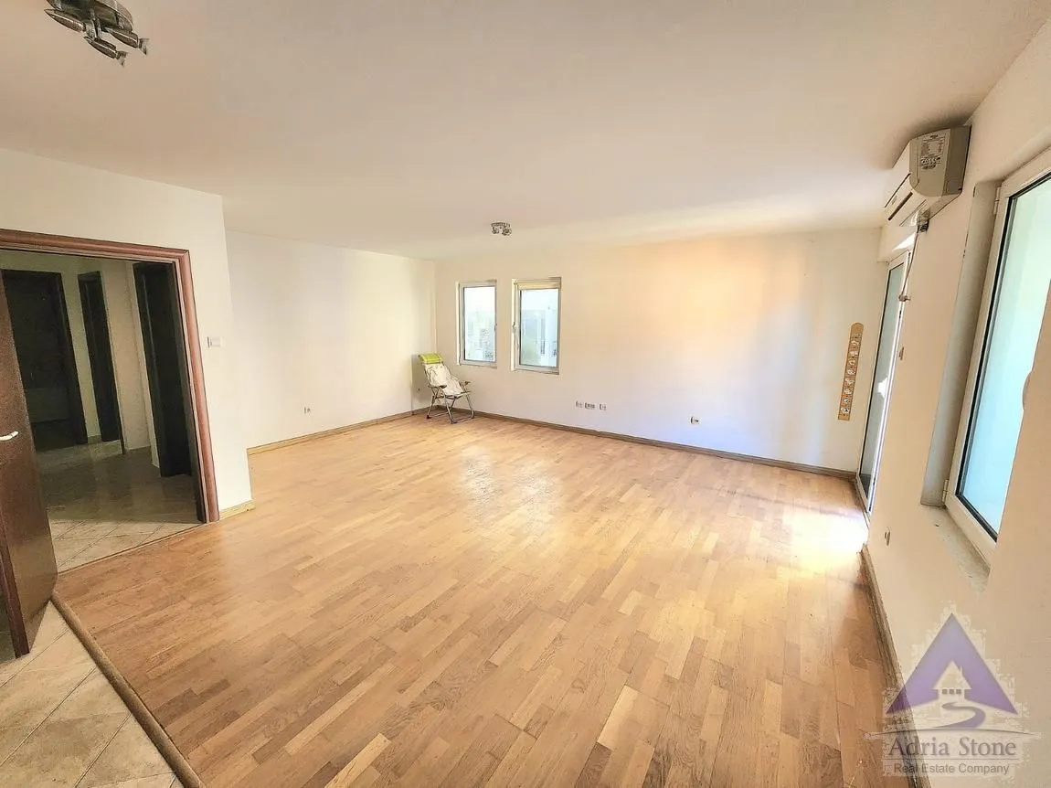 Sale, one bedroom apartment, 74m², Petrovac, Budva