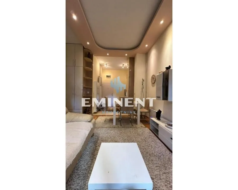 Izdavanje, stan, 38m², Stari Grad, Beograd