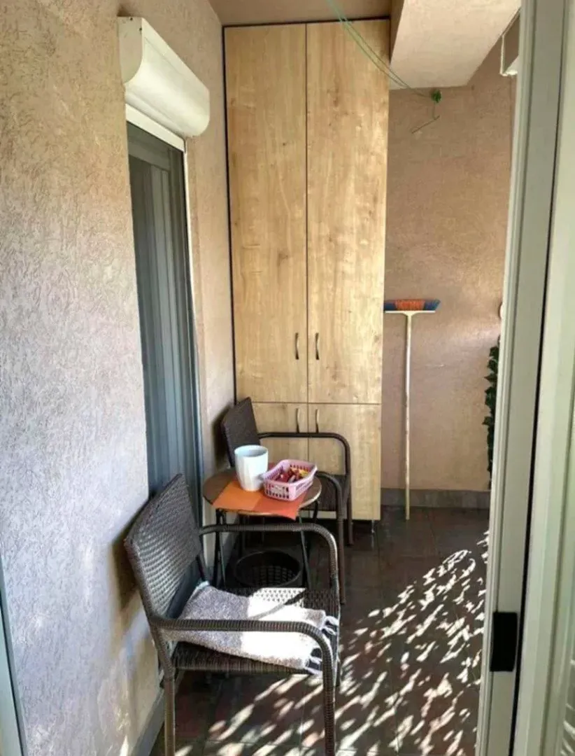 Izdavanje, jednosoban stan, 450m², 1 maj, Podgorica