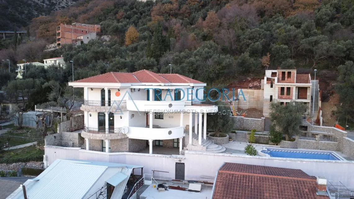 Prodaja, kuća, 422m², Petrovac, Budva