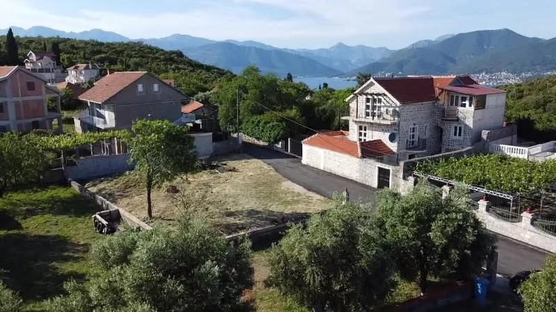 Prodaja, plac, 1200m², Tivat, Crna Gora
