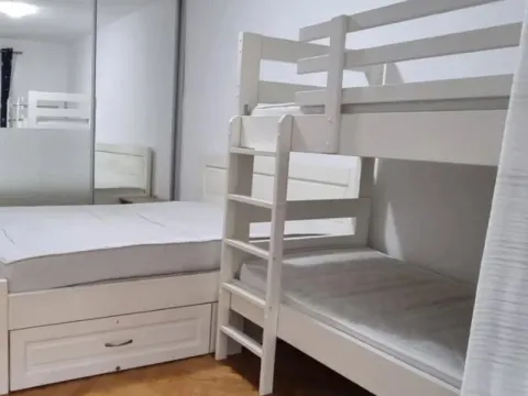 Rent, one bedroom apartment, 40m², Blok 5, Podgorica - image 1