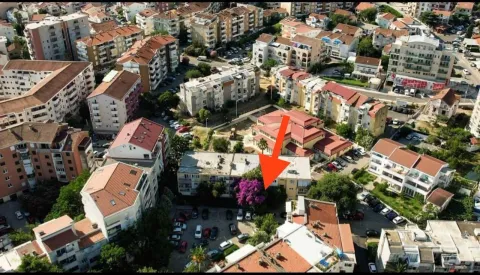 Izdavanje, garsonjera, 39m², Budva, Crna Gora - image 14