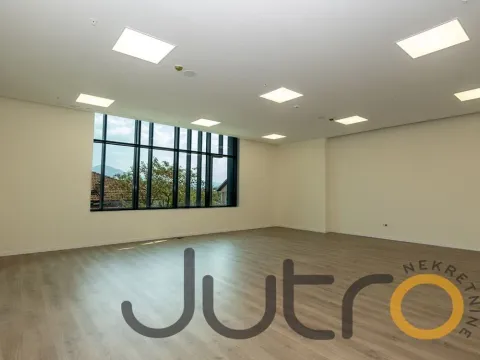 Rent, office space, 2542m², Podgorica, Crna Gora - image 4