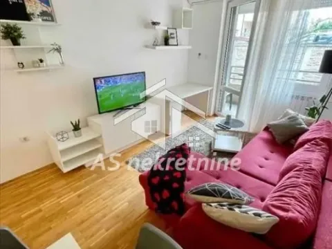 Izdavanje, dvosoban stan, 50m², Đeram Pijaca, Beograd - image 2
