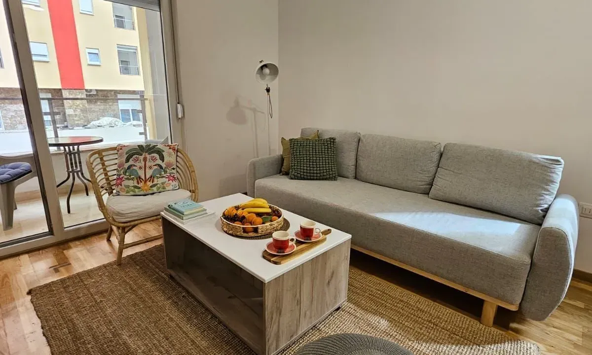 Izdavanje, jednosoban stan, 46m², Bečići, Budva