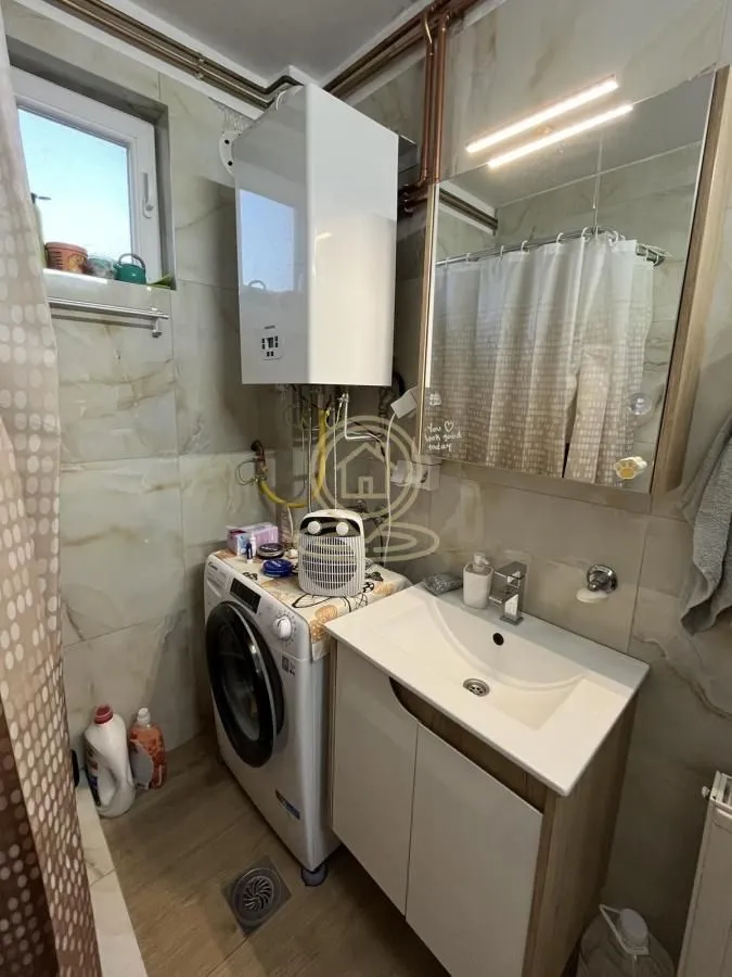 Prodaja, trosoban stan, 106m², Aerodrom, Kragujevac