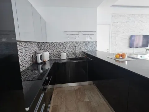 Prodaja, dvosoban stan, 104m², Tre Canne, Budva - image 12