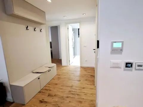 Izdavanje, trosoban stan, 77m², Autokomanda, Voždovac Sve Podlokacije - image 9