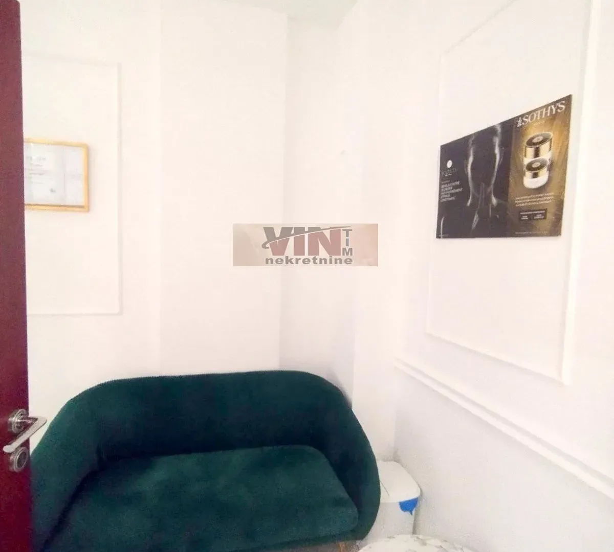 Izdavanje, poslovni prostor, 40m², Altina, Beograd
