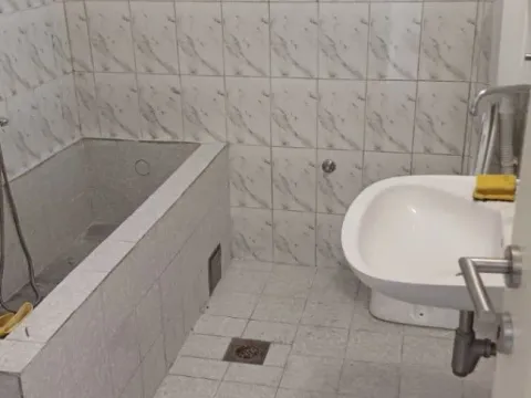 Izdavanje, poslovni prostor, 70m², Golubovci, Podgorica - image 4