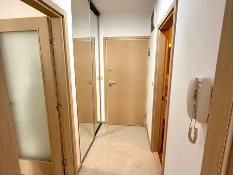 Izdavanje, jednosoban stan, 47m², City Kvart, Podgorica - image 4