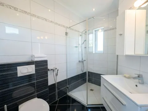 Prodaja, stan, 65m², Bečići, Budva - image 6