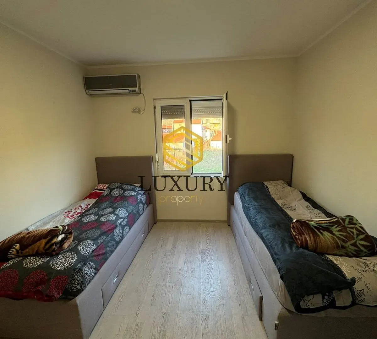 Rent, house, 350m², Zlatica, Podgorica