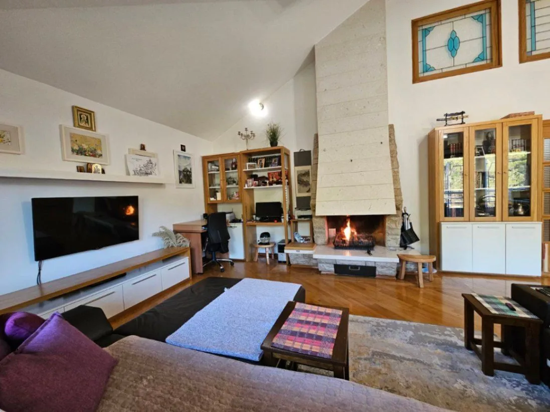 Prodaja, trosoban stan, 136m², Pod Goricom, Podgorica