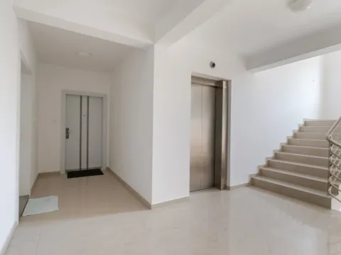 Sale, three bedroom apartment, 222m², Budva, Crna Gora - image 2