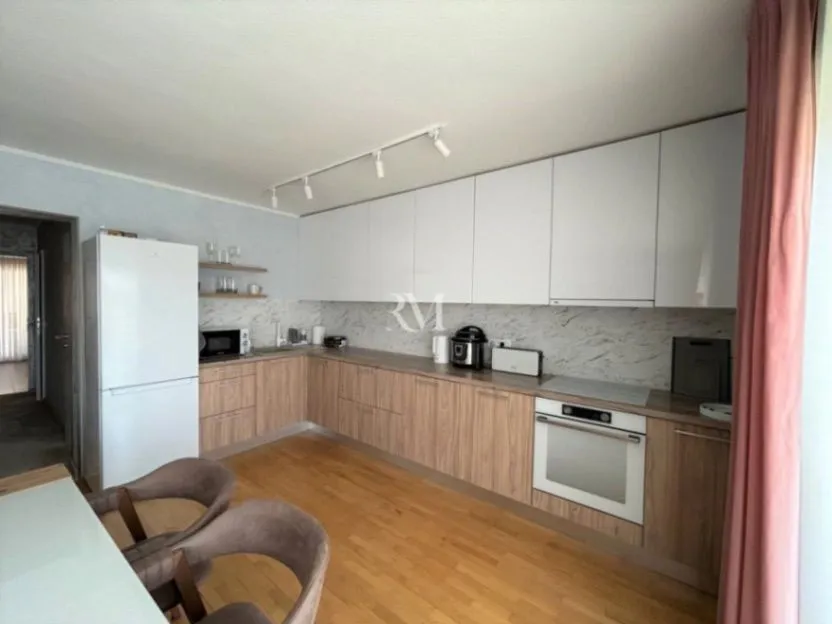 Prodaja, dvosoban stan, 61m², Centar, Tivat