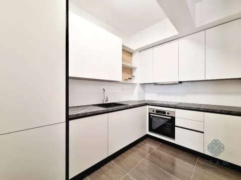 Izdavanje, četvorosoban stan, 136m², Master Kvart, Podgorica - image 5