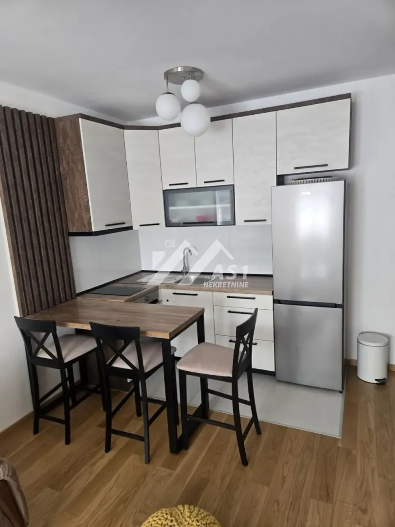 Izdavanje, jednosoban stan, 40m², Rotkvarija, Novi Sad Sve Podlokacije