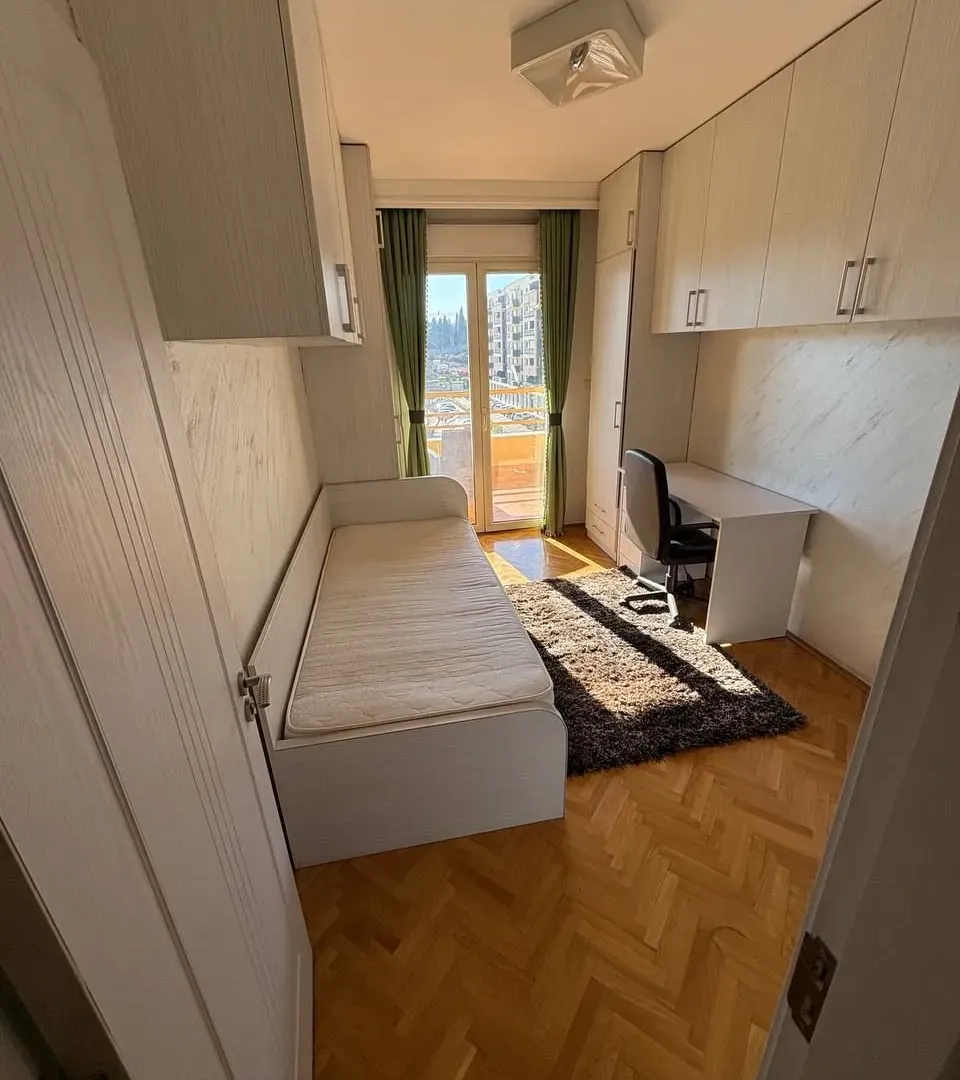 Prodaja, dvosoban stan, 74m², Stara Varoš, Podgorica