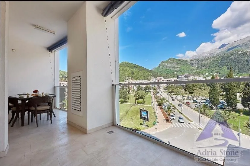 Rent, one bedroom apartment, 63m², Centar, Budva